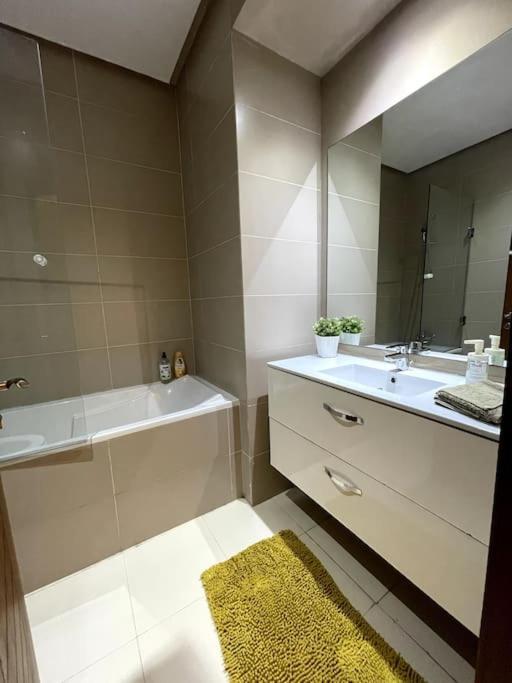5 Star Near Airport